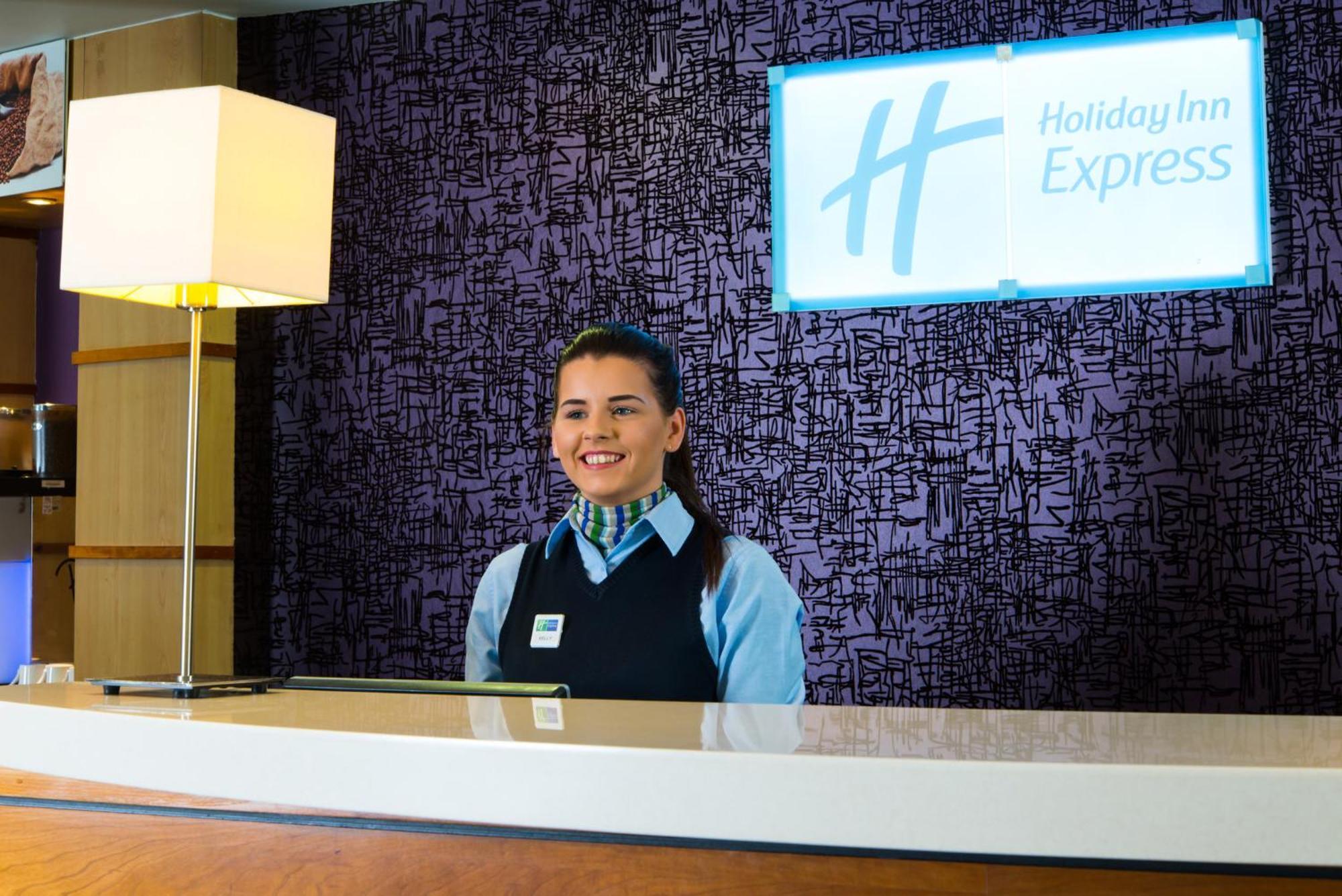 Holiday Inn Express - Glasgow - City Ctr Riverside, An Ihg Hotel Екстериор снимка